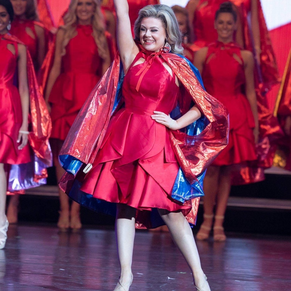 Custom Tony Bowls size 4 Red Cocktail dress